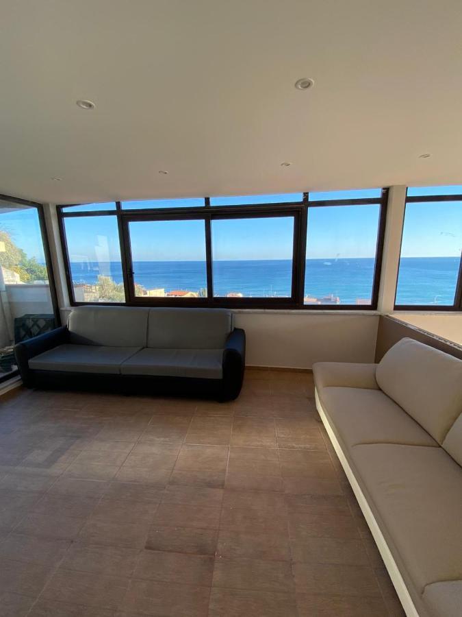 Nick & Santo'S Holiday Homes B&B จีอาร์ดีนี นักซอส ภายนอก รูปภาพ