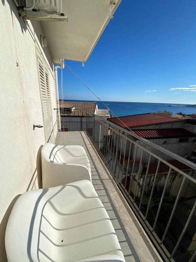 Nick & Santo'S Holiday Homes B&B จีอาร์ดีนี นักซอส ภายนอก รูปภาพ