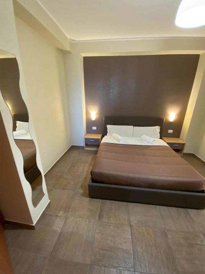 Nick & Santo'S Holiday Homes B&B จีอาร์ดีนี นักซอส ภายนอก รูปภาพ