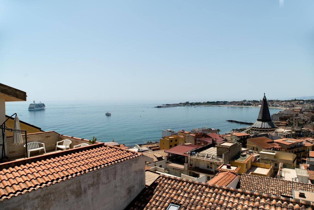Nick & Santo'S Holiday Homes B&B จีอาร์ดีนี นักซอส ภายนอก รูปภาพ